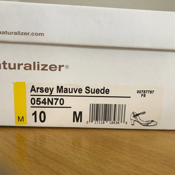 NIB Naturalizer Women’s Size 10 lilac Suede Arsey Ankle Strap Mid Heel Pumps - Picture 6 of 8